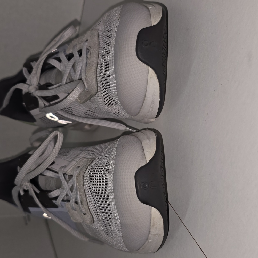 On Clouds Sneakers - Picture 4 of 14